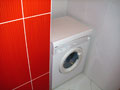 Rekonštrukcia kúpeľne – červená a biela 1